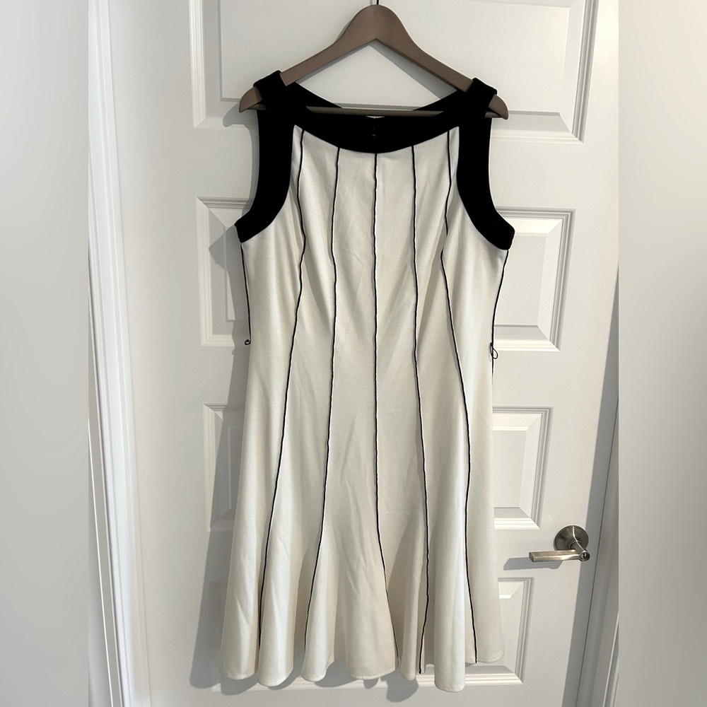 Sandra Darren Sleeveless Colorblock Dress White Black Size 16